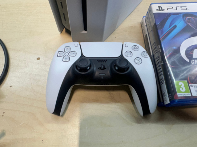 1561831-9 Sony PlayStation 5 med tillbehör