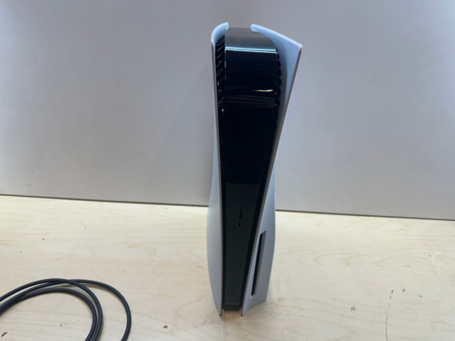 1561831-5 Sony PlayStation 5 med tillbehör
