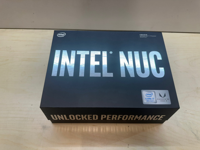 1561834-1 Mini PC Intel NUC8i7HVK