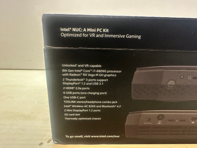 1561834-4 Mini PC Intel NUC8i7HVK