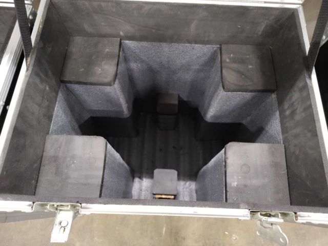 1561140-10 Flightcase, 5 st - för strålkastare mm, hjul på 4 st och skuminredning