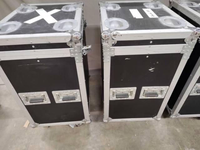 1561140-14 Flightcase, 5 st - för strålkastare mm, hjul på 4 st och skuminredning