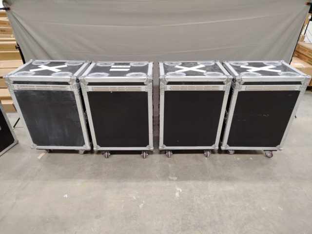 1561140-20 Flightcase, 5 st - för strålkastare mm, hjul på 4 st och skuminredning