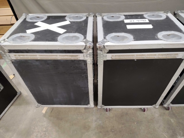 1561140-21 Flightcase, 5 st - för strålkastare mm, hjul på 4 st och skuminredning