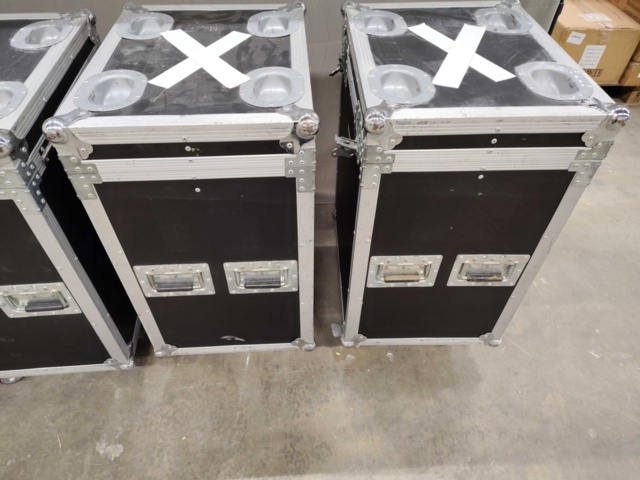 1561140-25 Flightcase, 5 st - för strålkastare mm, hjul på 4 st och skuminredning