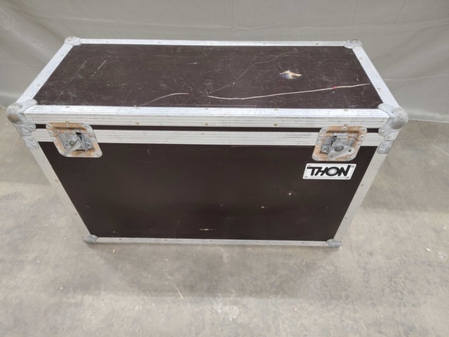 1561140-30 Flightcase, 5 st - för strålkastare mm, hjul på 4 st och skuminredning