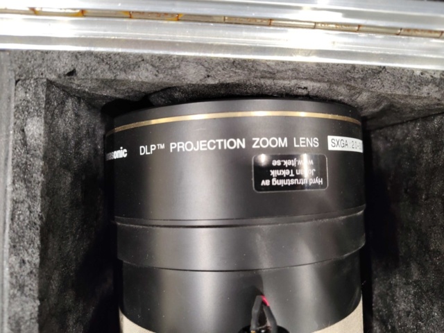 1561144-8 Projektor med 2 st linser- Panasonic DW 7000 6000 ANSI 16:9 WXGA, DLP