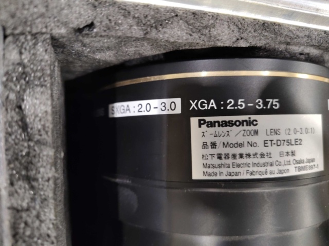 1561144-10 Projektor med 2 st linser- Panasonic DW 7000 6000 ANSI 16:9 WXGA, DLP
