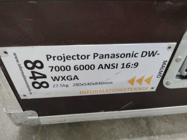 1561144-26 Projektor med 2 st linser- Panasonic DW 7000 6000 ANSI 16:9 WXGA, DLP