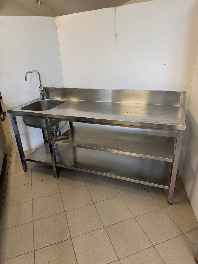 1141010-1 Sink with faucet, raised back edge, double bottom shelves, ball valve