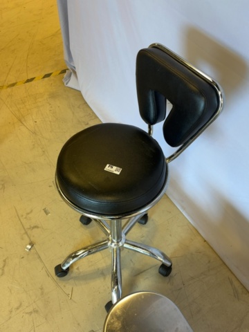 1549049-4 Rollaway stool with backrest and waste container