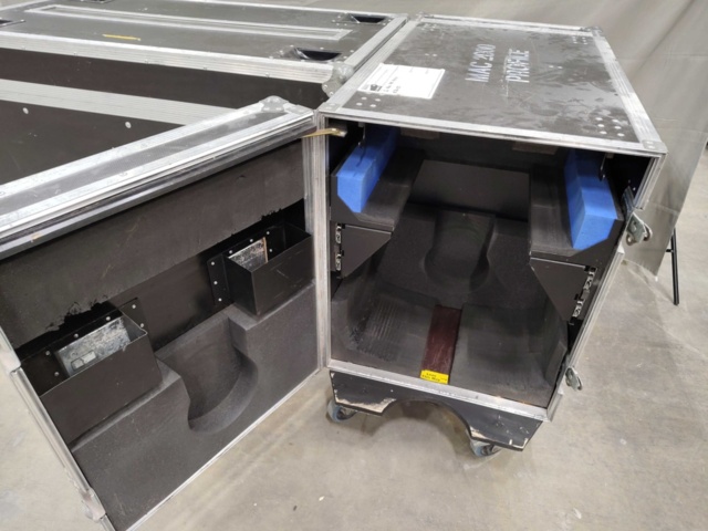 1561147-2 Flightcase, 2 st - för MAC 2000 och LED-skärm, på hjul