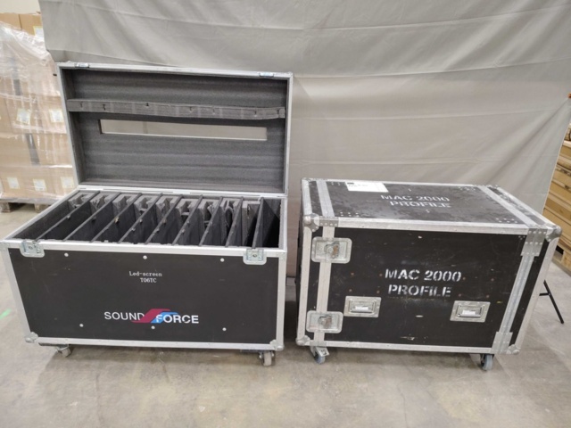 1561147-1 Flightcase, 2 st - för MAC 2000 och LED-skärm, på hjul