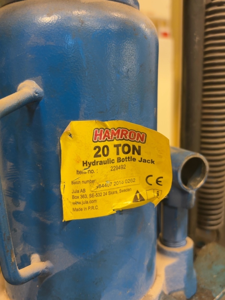 1549052-2 Hydraulic press 20 tons - Biltema & Hamron