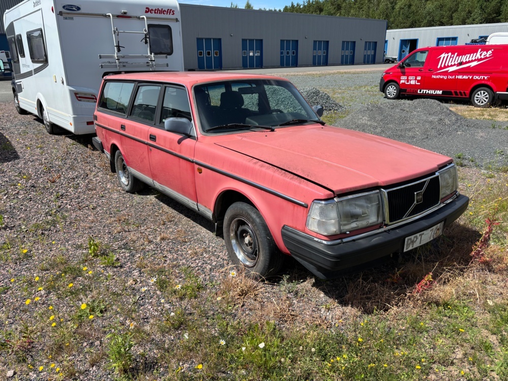 1563291-2 Volvo 240 Station Wagon 2.3 Manual, 115hp, 1993