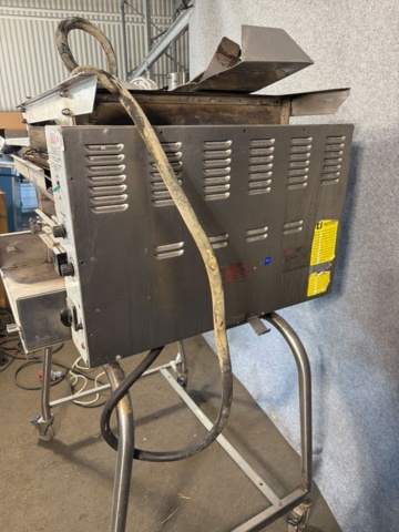 1533078-5 Automatisk grillstation med kärra - Nieco 940