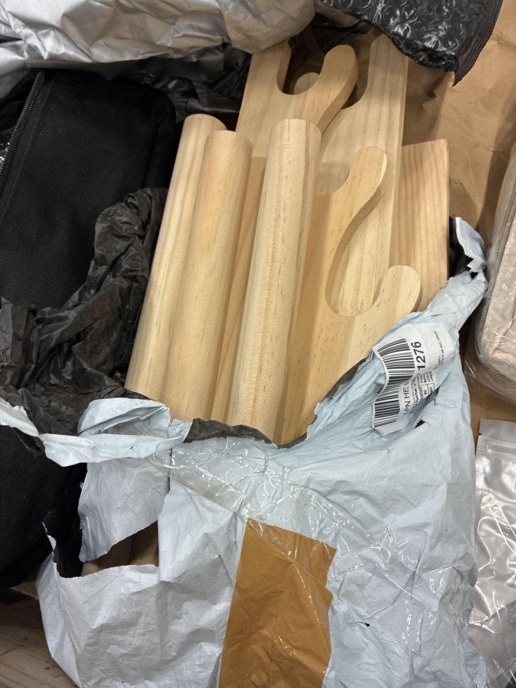 1564467-2 Assortment from e-commerce