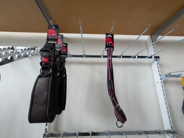 1256121-21 Leashes, harnesses etc.