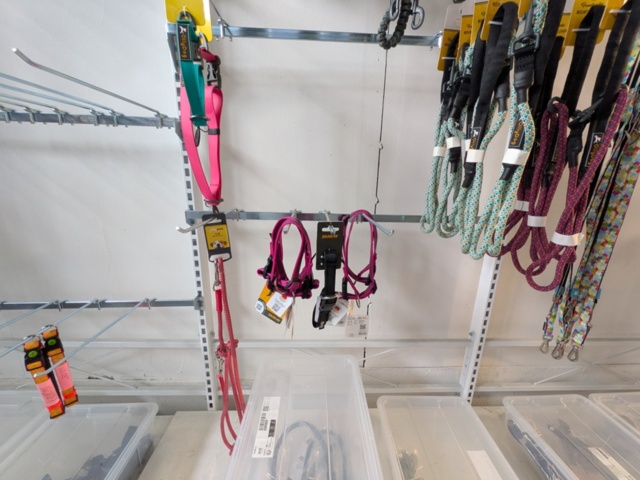 1256121-23 Leashes, harnesses etc.