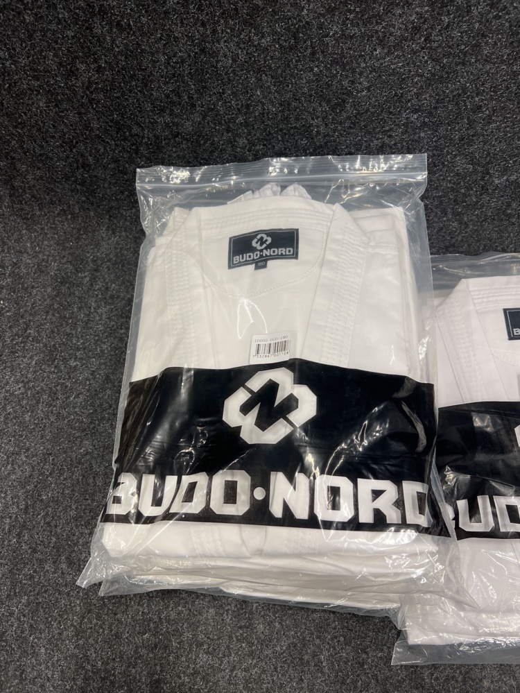 1564740-2 29 karate suits Budo Nord, Size 120-180