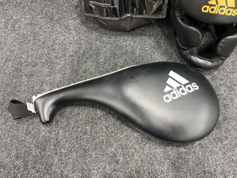 1564744-2 2 pcs Headguard & Kicking Paddle Adidas