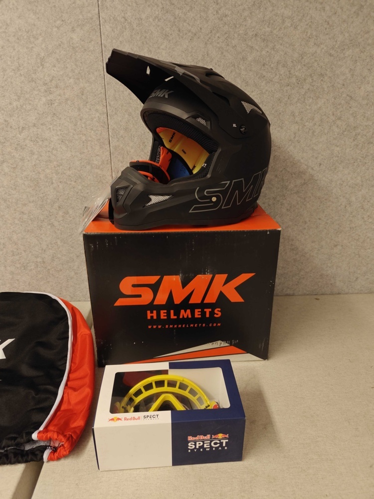 1546517-2 Helmet SMK Allterra-S01 size XL