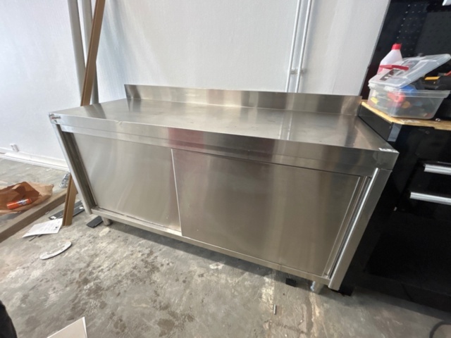 1519226-1 Arbetsbänk i rostfritt stål - 1600 x 600 mm