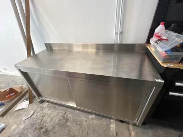 1519226-2 Arbetsbänk i rostfritt stål - 1600 x 600 mm
