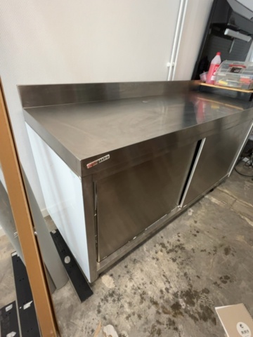 1519226-6 Arbetsbänk i rostfritt stål - 1600 x 600 mm