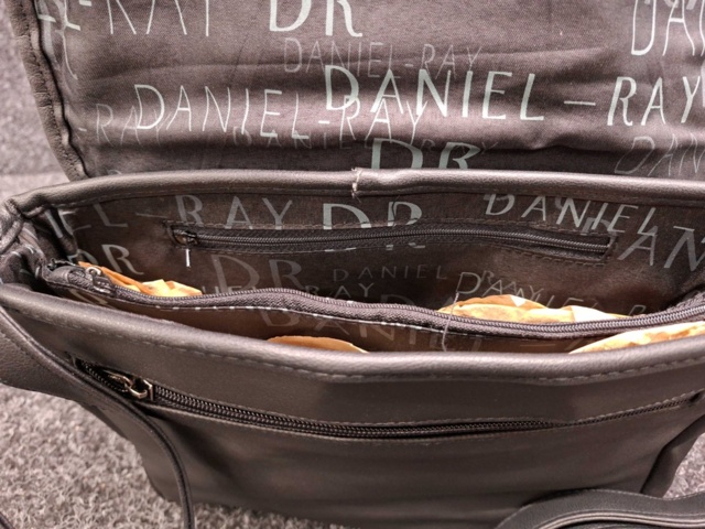 1561745-6 12 st Väskor Daniel-Ray