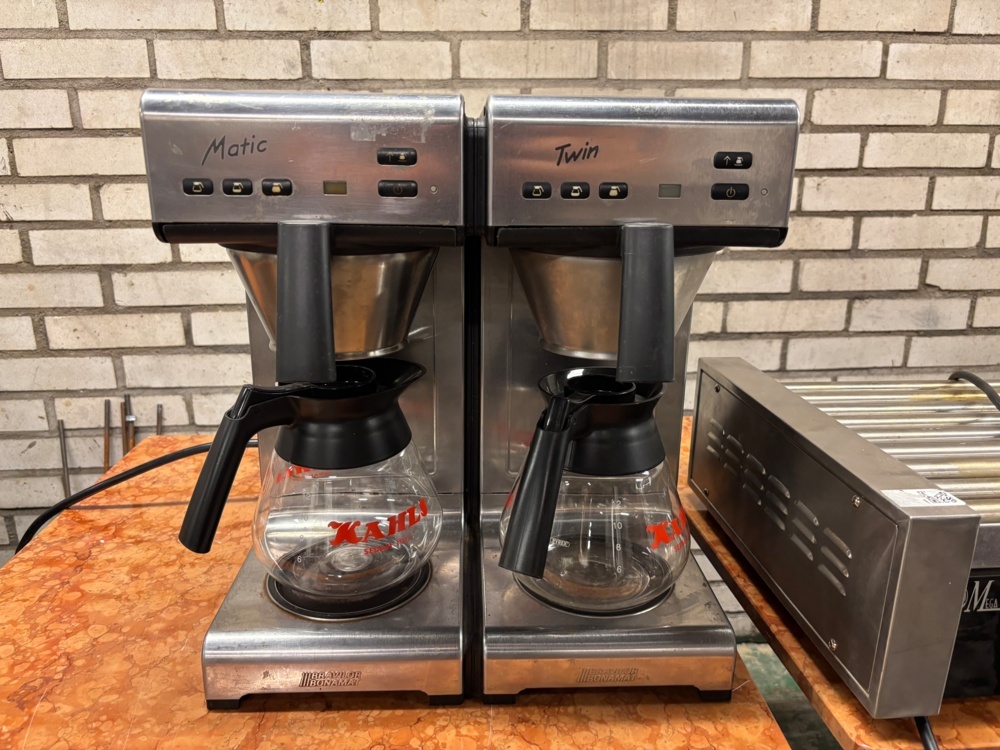 1563308-1 Kaffebryggare med två glaskannor - Bravilor Bonamat Matic Twin