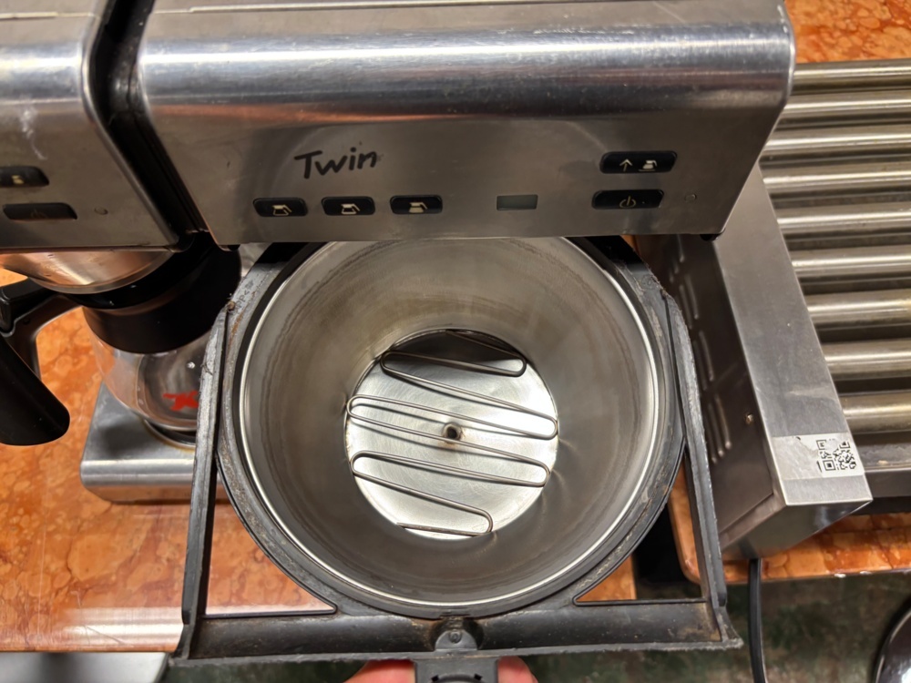 1563308-2 Kaffebryggare med två glaskannor - Bravilor Bonamat Matic Twin