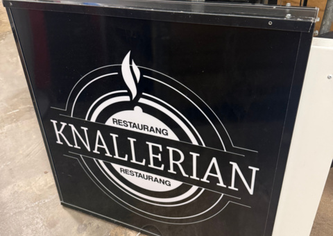 Illuminated sign – Restaurant