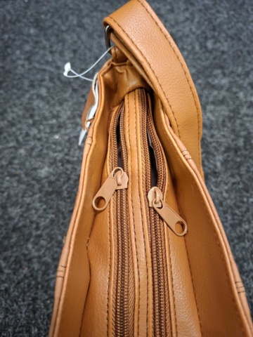 1565446-3 24 st Väskor Feel Accessories