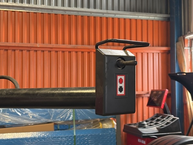 1525481-10 Däckmaskin - AlfaNord AK-826SS -2015