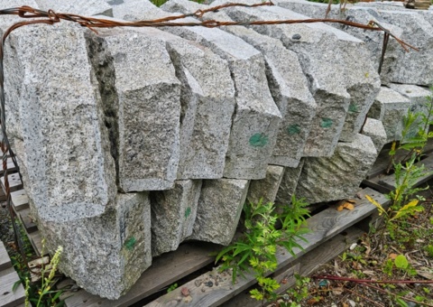 12 st Granitkantsten RV2 Radie 0.75m 300x120mm
