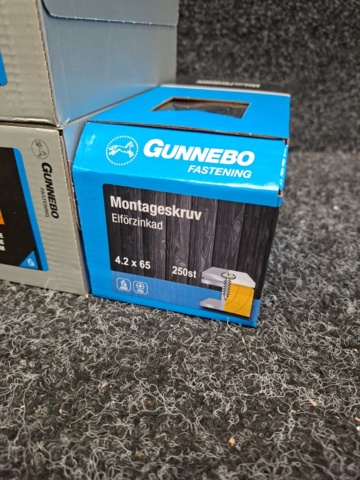 1567179-3 1250 st Montageskruv 4.2x75 & 4.2x65mm, Gunnebo