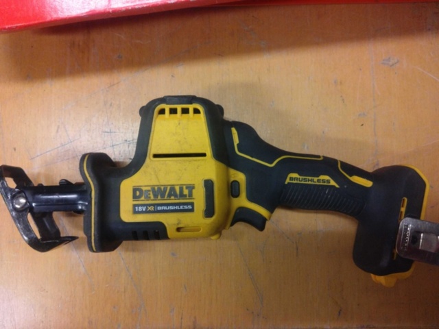 1462169-1 Tigersåg Dewalt DCS369