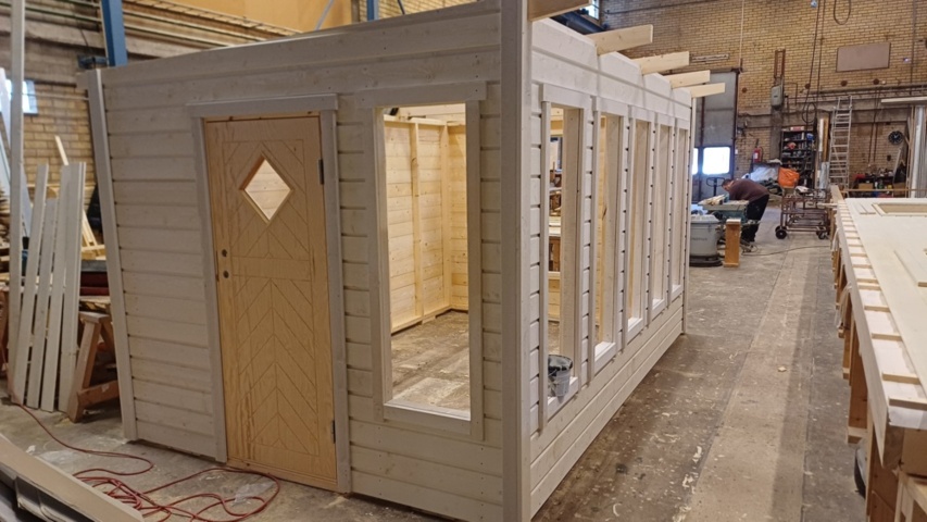 Friggebod 10 kvadrat, orangeri på auktion i Östergötland, Linköping hos PS Auction
