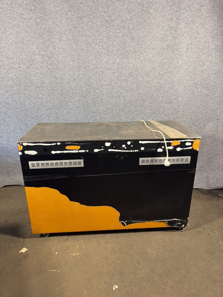 1533191-1 Refrigerated counter on wheels