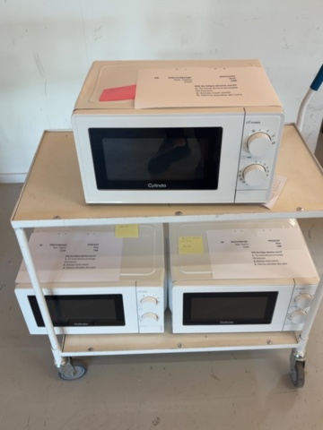 Mikrovågsugnar 3 st - Cylinda FM3121V på auktion i Uppsala, Bålsta hos PS Auction