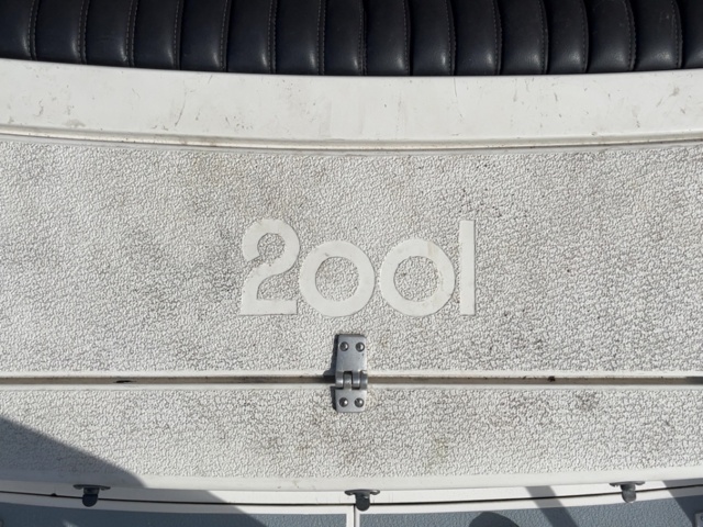 1421972-47 Båt - Rocco 2001 DC VP 271