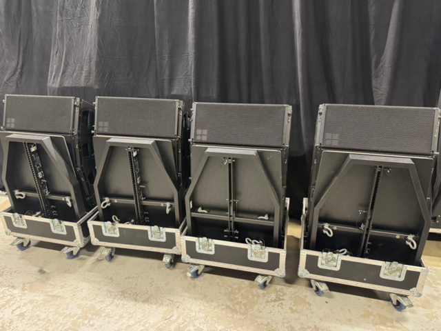 1535903-1 PA-system med line array-högtalare och slutsteg – d&b  Y8 / Y12 / Y-SUB / D80