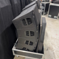 1535903-3 PA-system med line array-högtalare och slutsteg – d&b  Y8 / Y12 / Y-SUB / D80