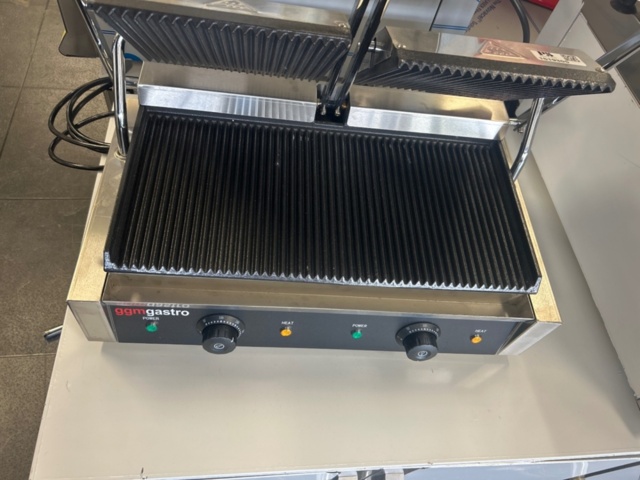 1519305-5 Kontaktgrill - GGM Gastro KGKB300