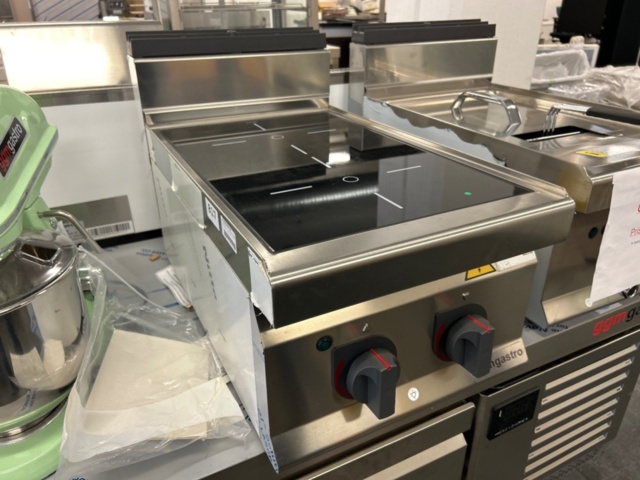 1519336-1 Induktionsspis - GGM Gastro EIB473M-N