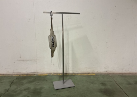 Metallstativ med platta samt Eleiko-lyftbälte
