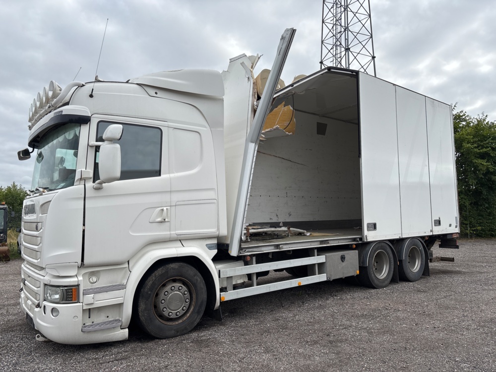 1368408-1 Skåpbil med bakgavellyft - Scania R450 6x2 -2018
