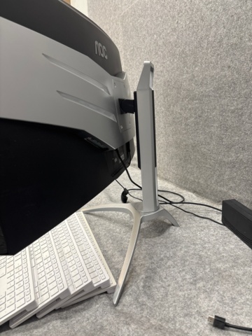 1529473-6 Monitor 35" with 5 keyboards - AOC AGON AG352QCX -2017