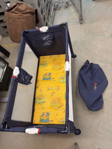1308577-2 Foldable travel cot with accessories - Kiddi-o
